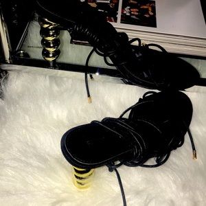 FASHION NOVA FRANCY GOLD HEEL